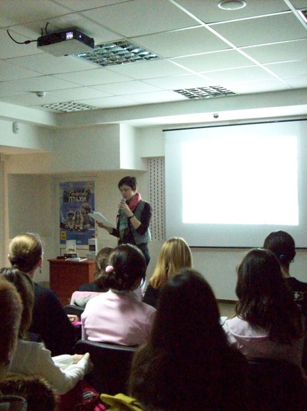 Оксана Васьків. 8 поеток. Книгарня "Є"